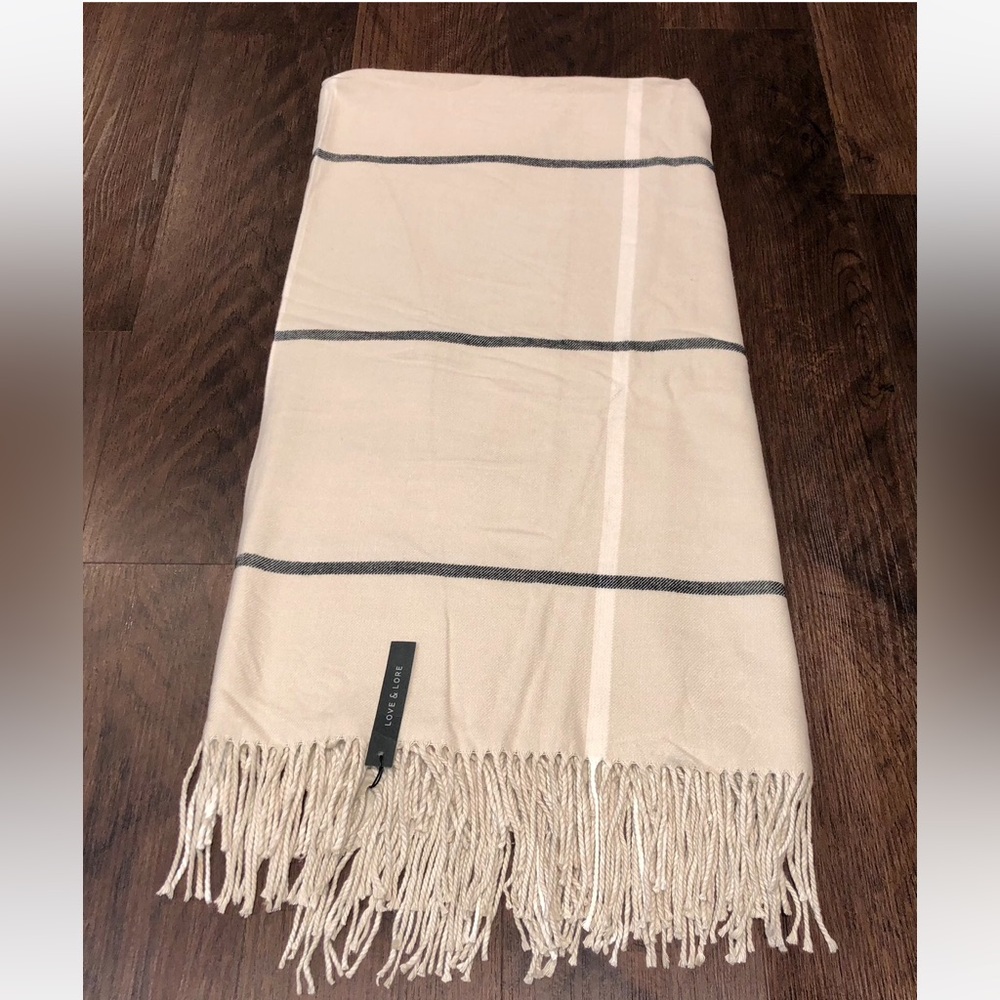 BNWT Indigo Love & Lore Cream and Black Striped Scarf with Fringe - Picture 4 of 15